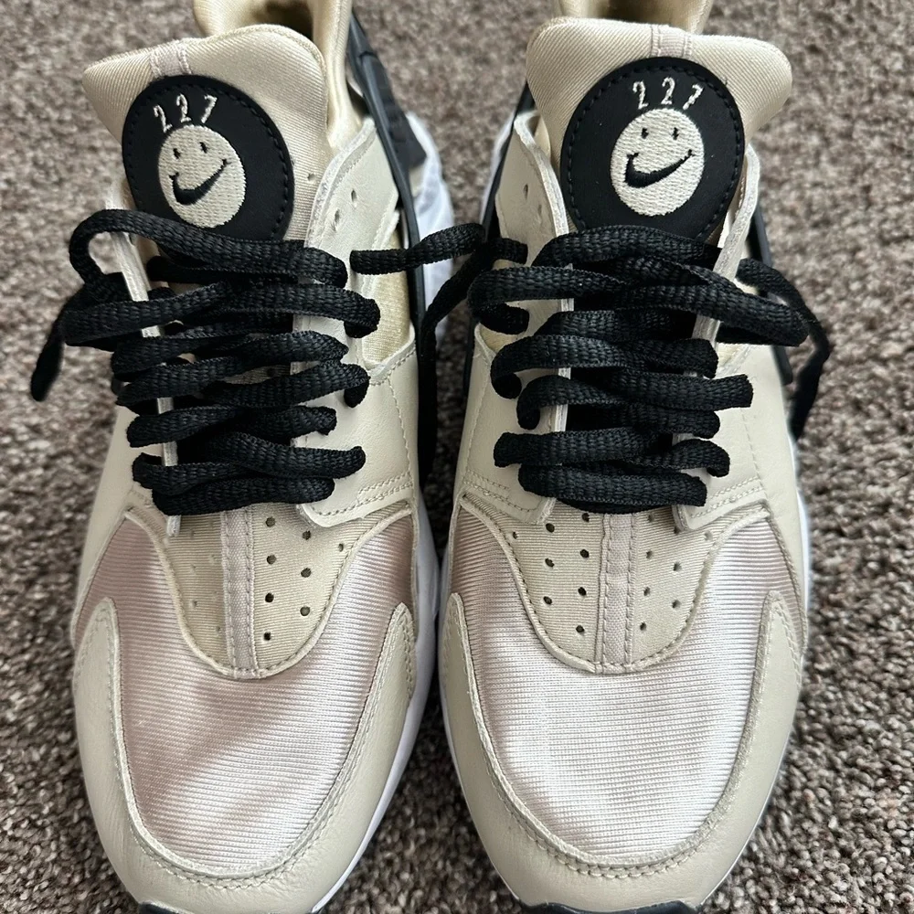 Nike Air Huarache “By You” Custom – Gold/Black – Like New – Size 8